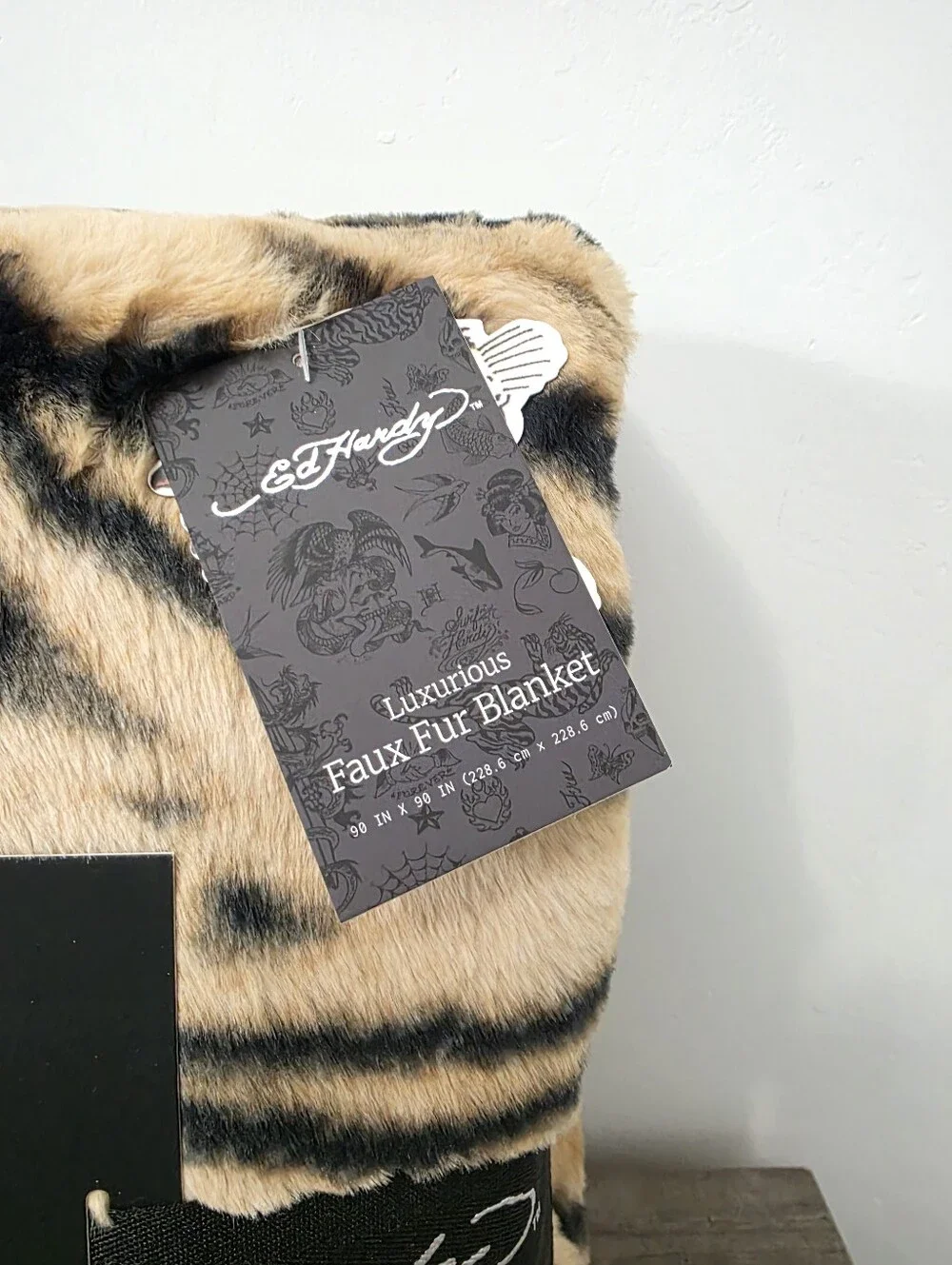 Ed Hardy QUEEN Luxurious Faux Fur Blanket Tiger Print Brand New 90in x 90in